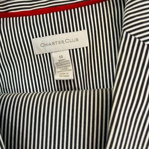 SeerSucker Women’s two piece suit. NEW.